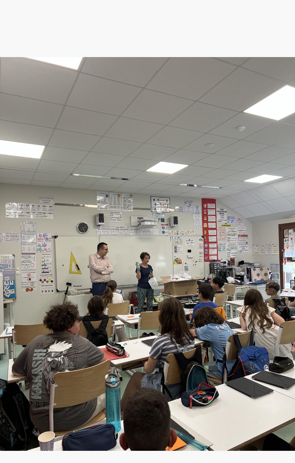 REMISE DES CALCULATRICES COLLEGE AUX ÉLÈVES DE&nbsp;CM2