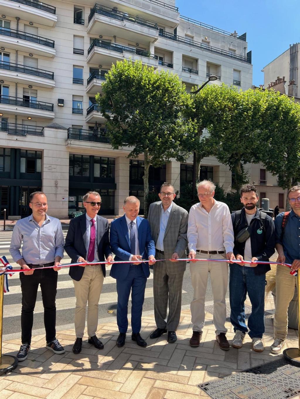INAUGURATION D&rsquo;UNE PISTE CYCLABLE A CHARENTON-LE-PONT