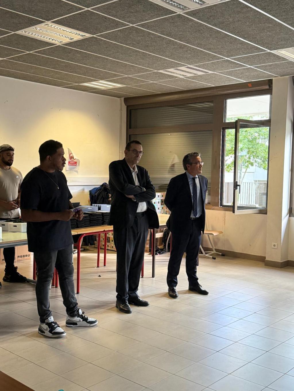 REMISE DES ORDINATEURS PORTABLES AUX ÉLÈVES DE&nbsp;SECONDE