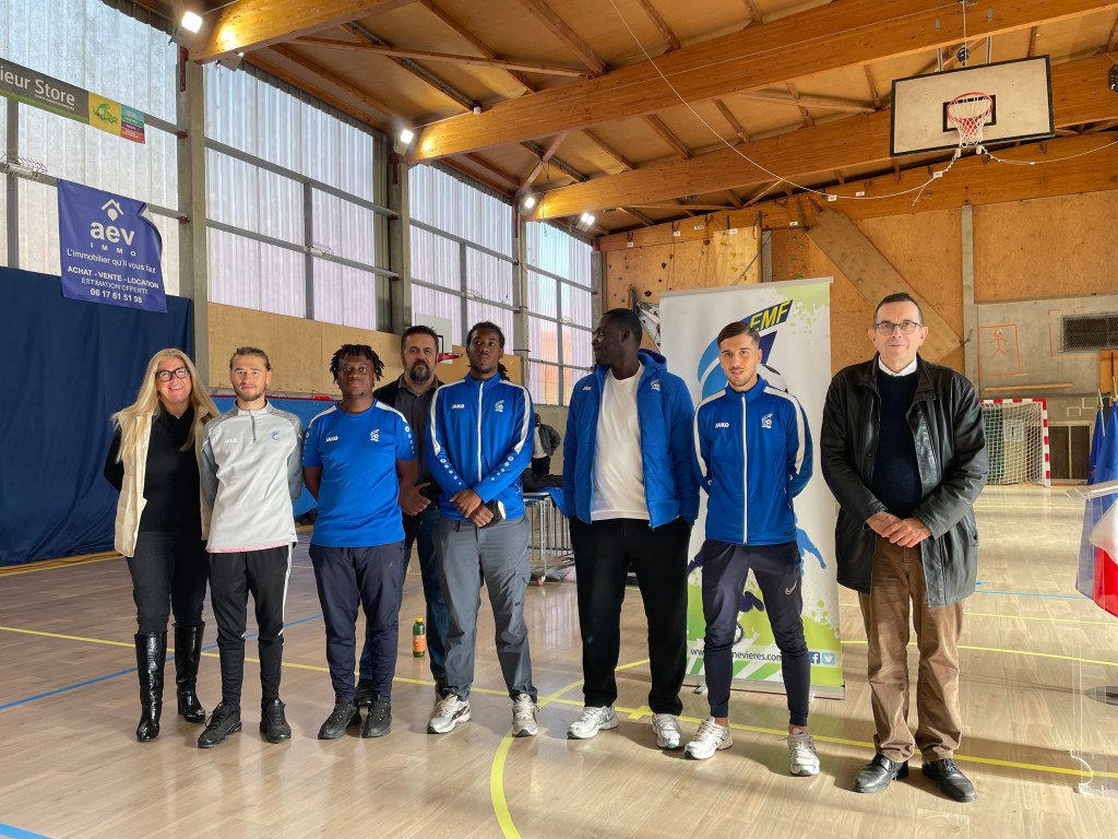 REMISE DES PACKS À L&rsquo;ÉCOLE MUNICIPALE DE&nbsp;FOOTBALL